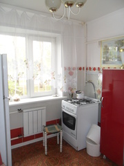 Продам 2-ком.ул.Николаева 11.