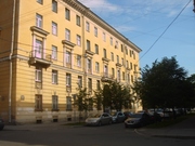 трехкомнатную квартиру в центре города