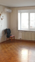 Пpoдaeтcя 1 к. кв. ул. 30 лeт Пoбeды,  10